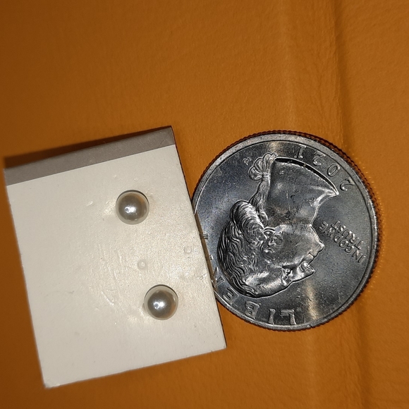 3 Pairs of Earring Silver Color and Faux Pearls They are Awesome Together - Picture 4 of 5